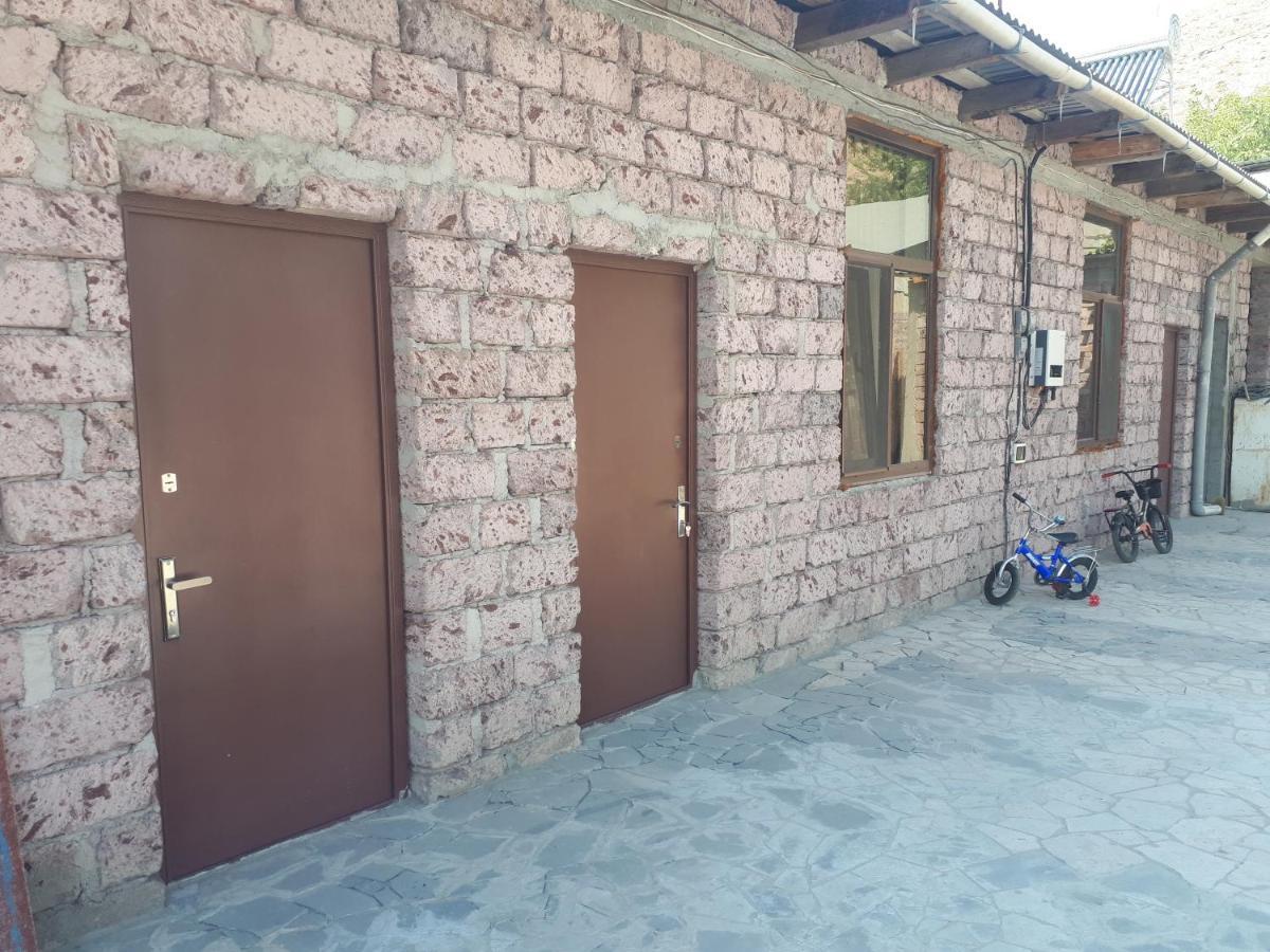 Art Guest House In Kaskad Erivan Exterior foto